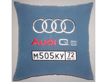 Подушки в машину с логотипом Ауди Q5 голубая, аксессуар для автомобиля Audi Q5