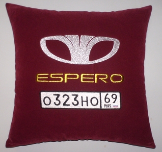 Подушки в машину с логотипом Дэу Эсперо бордовая, аксессуар для автомобиля Daewoo Espero