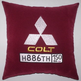подушки в машину с логотипом Мицубиси Кольт бордовая, аксессуар для автомобиля Mitsubishi Colt